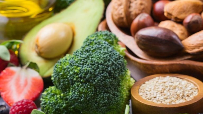 素食也有很多不同種類，營養師建議大家每天平均進食蔬菜、堅果豆類、全穀類及水果這4種（圖：Pixabay）。