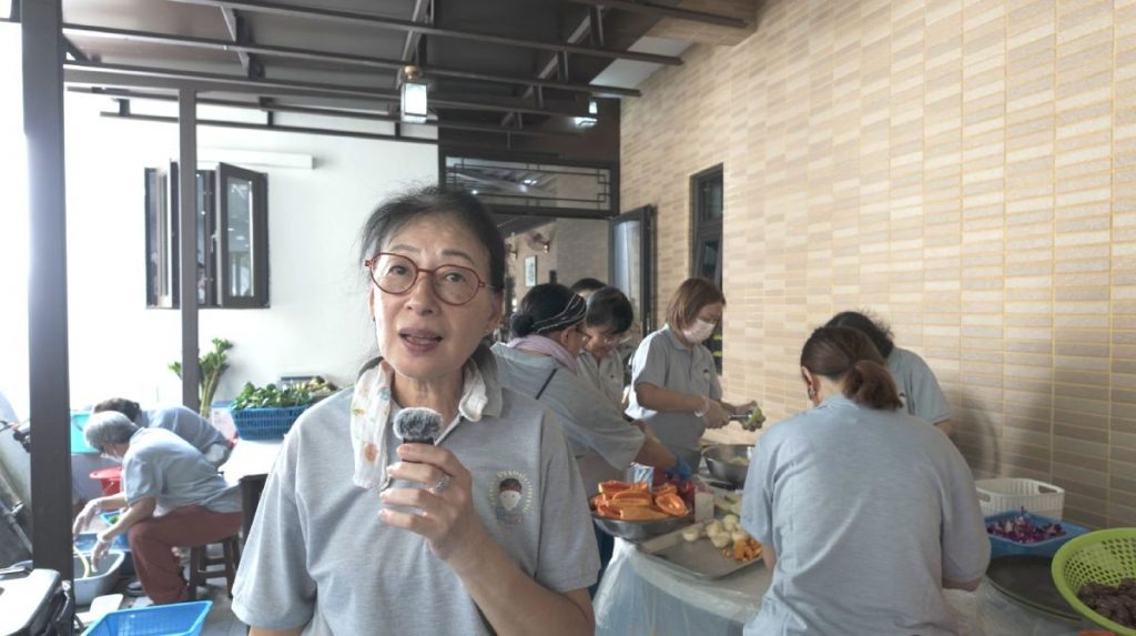 Ken素食義工團隊的麗英師姐表示,很榮幸能參與圓覺禪院這次素宴,讓一眾法師和信眾都能開心品嘗到Ken設計的特色素菜。