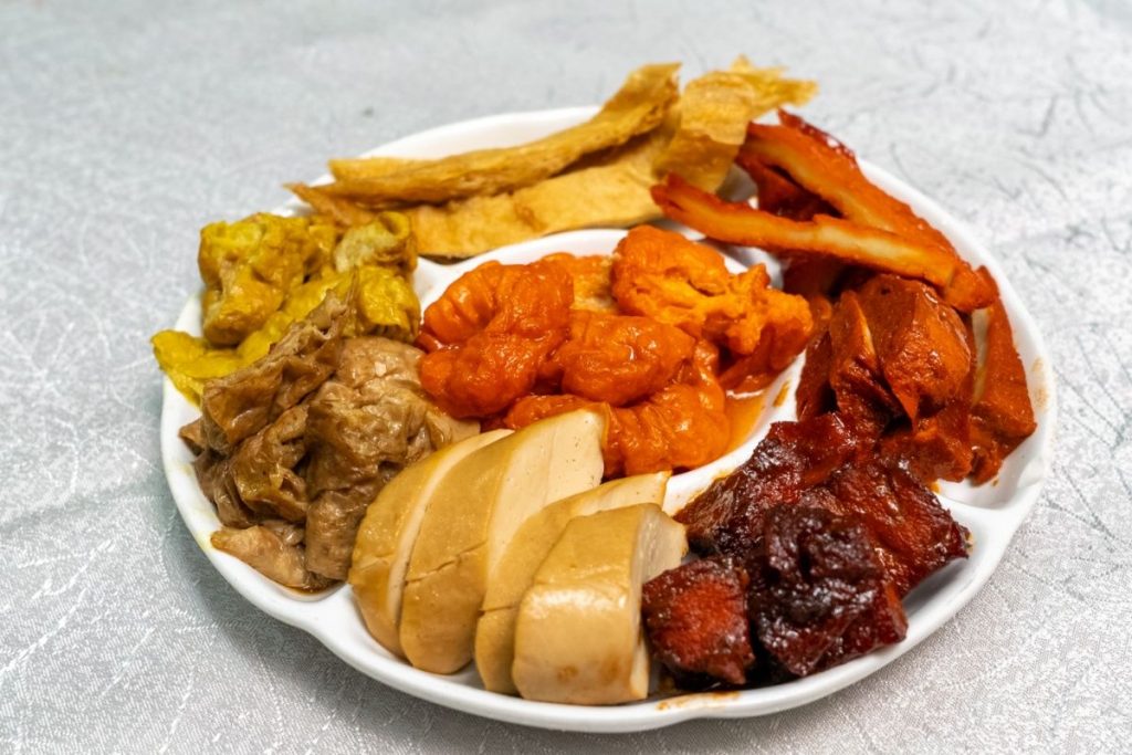 齋滷味拼盤無論用料及調味均一絲不苟，希望讓顧客吃得更健康。