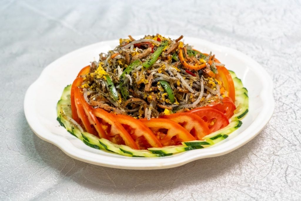 黑松露桂花翅（含雞蛋）是這裏的創意招牌菜，黑松露的獨特香味配上素翅及多種蔬食，味道十分搭配。