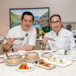 這間在北角紮根20年的素食餐廳，每星期派飯布施，致力將傳統素食變身Fine Dining。餐廳冠軍級顧問廚師：冀吸引更多人茹素，積福減殺生！
