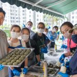 漢礼共修團夥拍素食教煮，每年佛誕新鮮即製欒樨餅，與各大寺院結緣，冀願大眾除三毒、法喜充滿